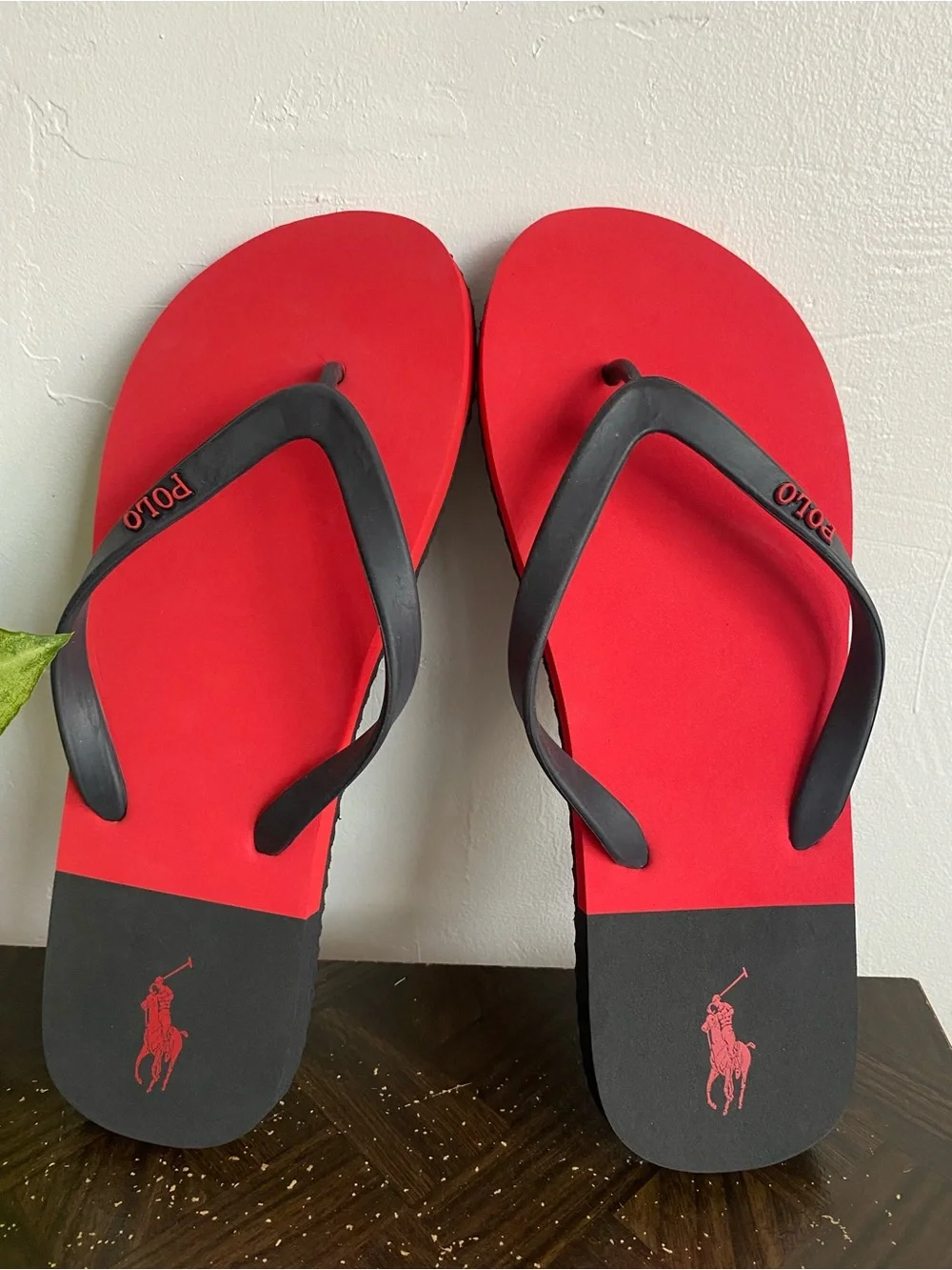 New Polo Ralph Lauren Red & Black Flip Flops Men’s Sz 8D,9/10D, 11/12D
